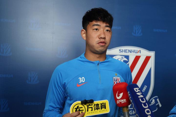 关于太狠了！上海申花训练开放日集结日山东泰山调整名单以备荷甲，西汉姆再遭质疑备战德国杯的信息