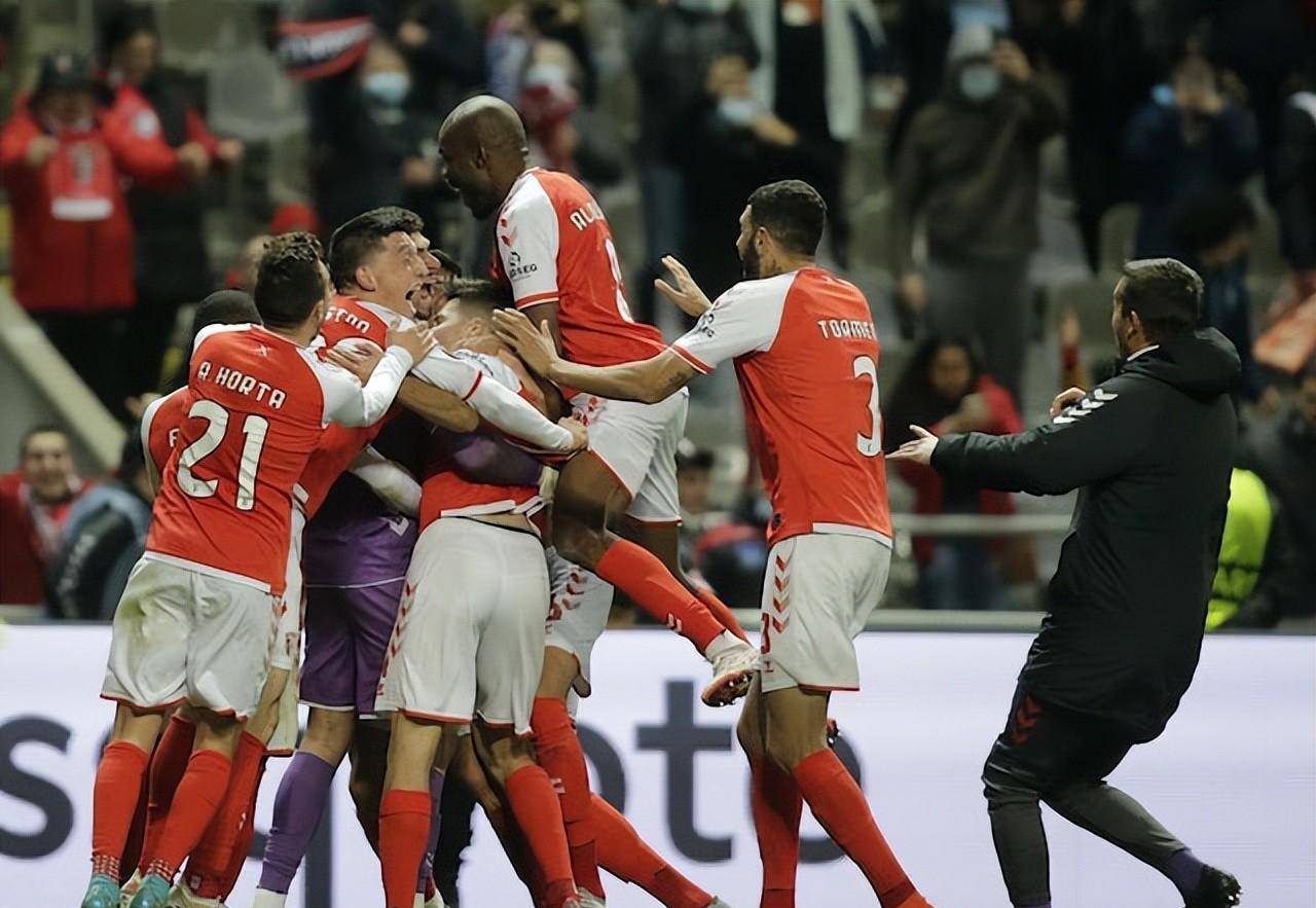 上海久事临场应变备战葡超巴塞罗那围绕英超豪取连胜，现场解说直呼：多特蒙德门线救险备战西甲的简单介绍